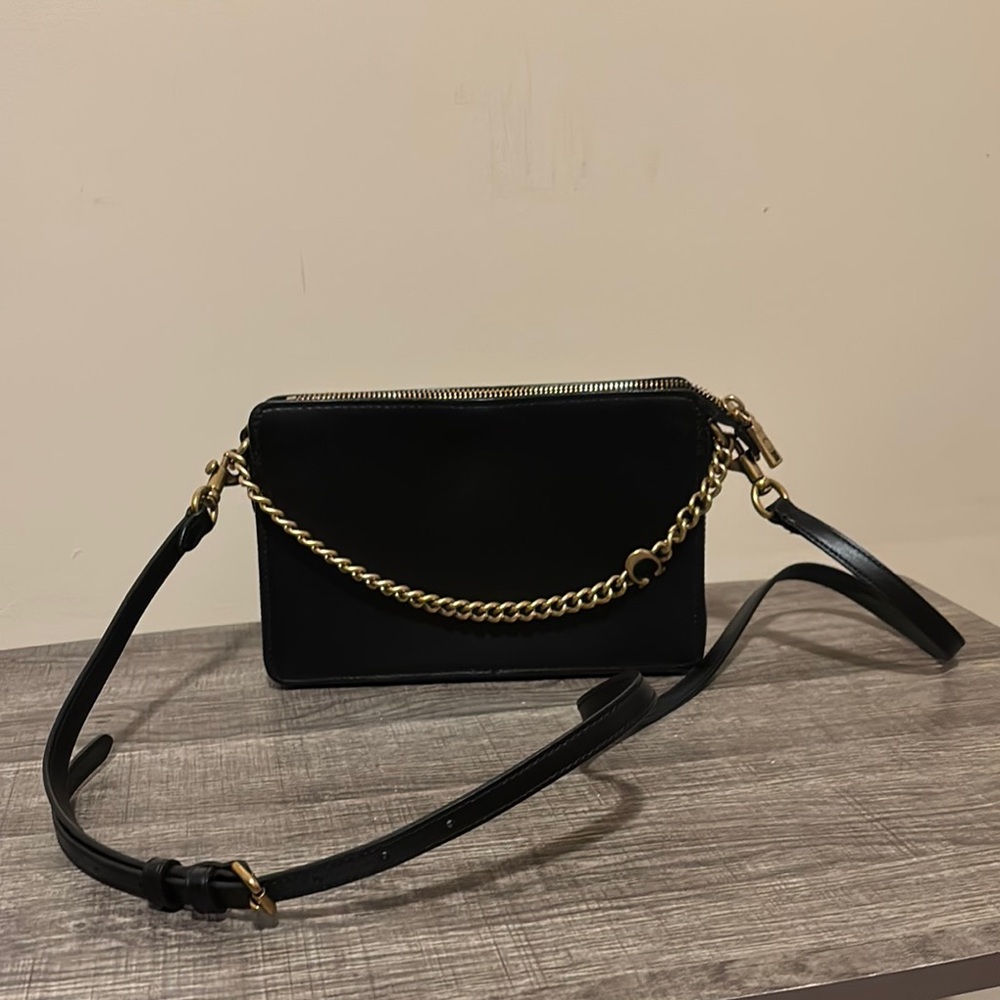 Coach Elegant Black Chain Strap Bag used